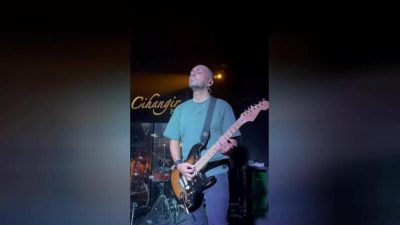 Türk Rock grubu Denden, uzun süredir sahnelerden uzak olan Şebnem
