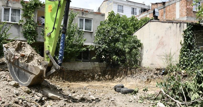 Esenyurt Belediyesi ekipleri, Balıkyolu ve Atatürk Mahalleleri’nde iki yeni parkın