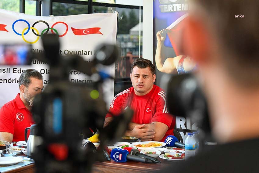 mansur-yavas-2024-paris-olimpiyatlarinda-turkiyeyi-temsil-edecek-aski-sporculariyla-bir-araya-geldi