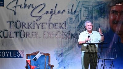 Eski Kültür ve Turizm Bakanı, siyasetçi ve yazar Fikri Sağlar,