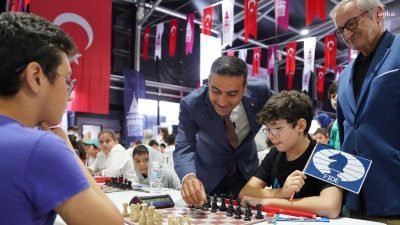 İstanbul'da Beyoğlu Belediyesi Satranç Turnuvası, bu yıl 'Dünya Satranç Günü’