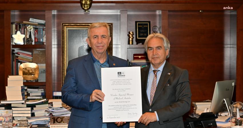Gordion Antik Kenti ve Aslanhane Camii’nin Dünya Mirası Listesi’ne kabulü sertifikaları, Mansur Yavaş’a sunuldu Ankara Büyükşehir Belediye Başkanı Mansur Yavaş, Gordion Antik Kenti ve