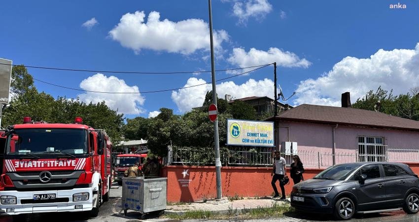 İstanbul Küçükçekmece'de bulunan Cemevi ve Kültür Merkezi'nde öğle saatlerinde henüz