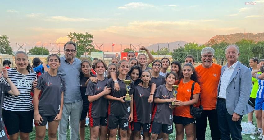 İzmir Büyükşehir Belediyesi'nin Türkiye Futbol Federasyonu (TFF) ile birlikte düzenlediği