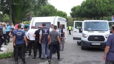 Kartal sahilinde uzun süredir araç park alanlarını işgal eden ve