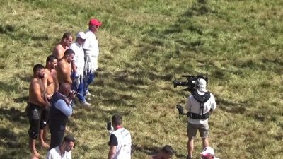 Edirne 663’üncü Tarihi Kırkpınar Yağlı Güreşleri’nde yarı final müsabakasında galip gelen