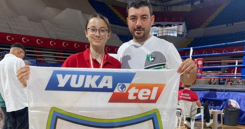 Merkezefendi Belediyesi Boks Spor Kulübü sporcusu Ceyda Kuru, Denizli’yi Türkiye