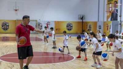 Mersin Büyükşehir Belediyesi’nin yıl boyu devam eden ücretsiz basketbol kursları