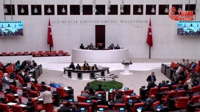 Muhalefet partilerinin grup başkanvekilleri, TBMM'nin Çankaya kapısında Öğretmenlik Meslek Kanunu'nu