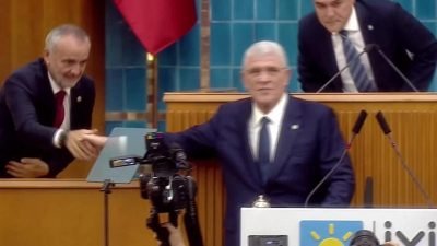 İYİ Parti Genel Başkanı Müsavat Dervişoğlu, partisinin grup toplantısında; "Kamuoyunu