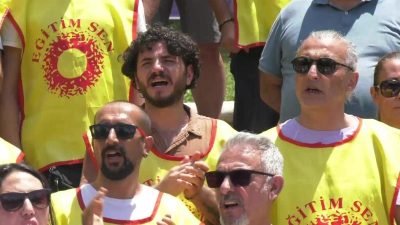 Öğretmenlerin TBMM'de görüşülen Öğretmenlik Mesleği Kanunu Teklifi’ne tepkisi sürüyor. Öğretmenler,