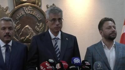 Sağlık Bakanı Memişoğlu, Rize'de sağlık alanında değerlendirme toplantısının ardından yaptığı