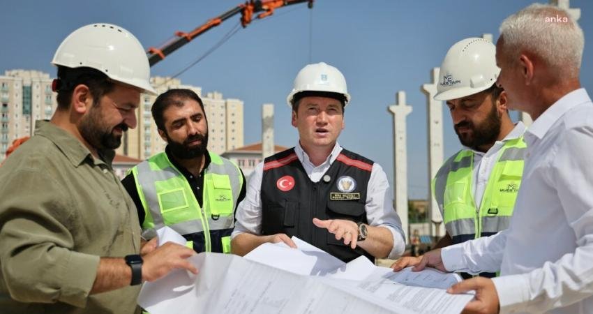 Silivri Belediye Başkanı Bora Balcıoğlu, çalışmaların sürdüğü Gençlik ve Kültür
