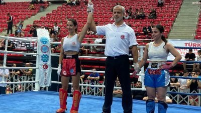 Tuzla Belediyesi Spor Kulübü sporcuları, “Türkiye Açık Kick Boks Turnuvası”nda