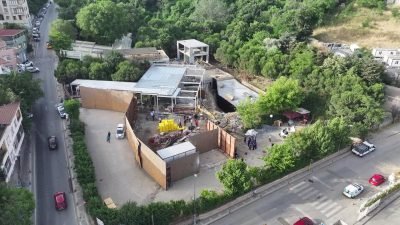 Üsküdar Burhaniye Mahallesi’nde izinsiz ve ruhsatsız olarak ek yapılar yapan