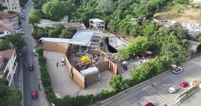 Üsküdar Burhaniye Mahallesi’nde izinsiz ve ruhsatsız olarak ek yapılar yapan