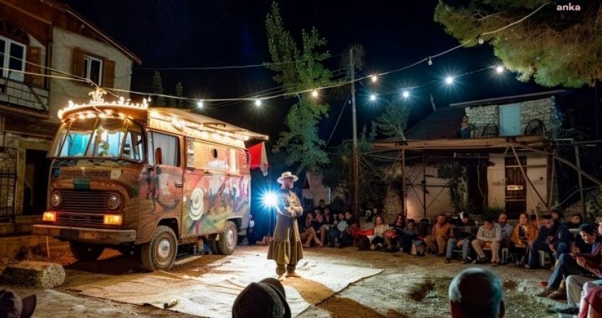 Erkan Can’ın yönetmenliğinde ve Bilal Çatalçekiç’in performansıyla “Meraklısı İçin Öylesine