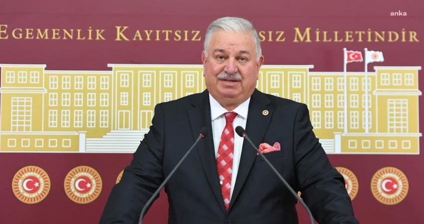 Yeniden Refah Partisi (YRP) Genel Başkan Yardımcısı Doğan Bekin, Mardin'de yaşanan