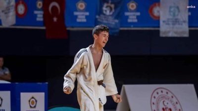 Yunusemre Belediyespor'un judocusu Ramazan İnci, Kocaeli'de düzenlenen Yıldızlar Avrupa Judo