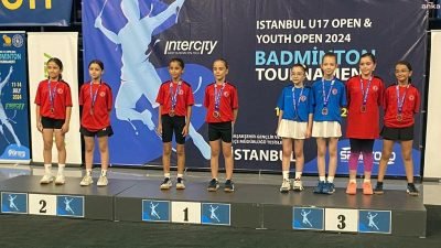 Yunusemre Belediyespor'un badmintoncuları, İstanbul'da düzenlenen Youth Open 2024 Uluslararası Badminton