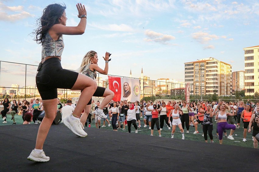 etimesgutta-gerceklestirilen-zumba-festivali