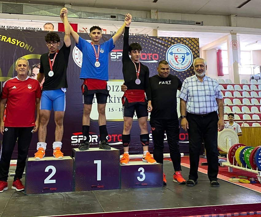 kahramankazan-belediyespor-kulubunun-sporcusu-ergun-turkiye-halter-sampiyonasinda-sampiyon-oldu