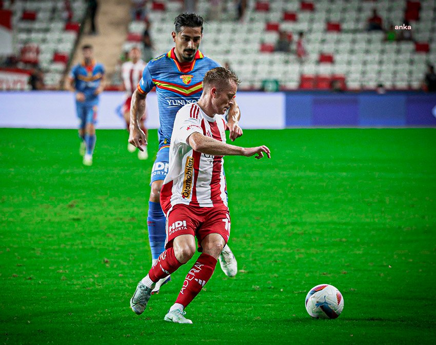 fenerbahce-adana-demirsporu-1-0-gecerek-3-puani-hanesine-yazdirdi