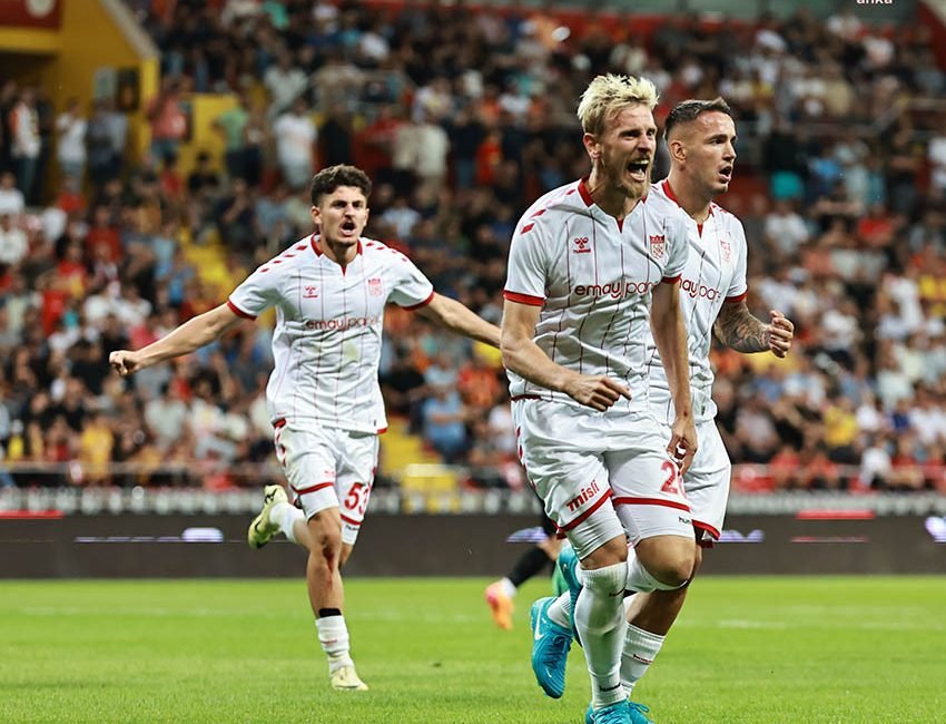 Trendyol Süper Lig’in 2. haftasında Sivasspor konuk olduğu Kayserispor'u 2-1