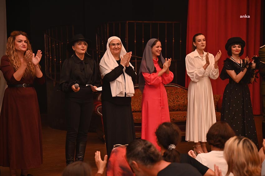 manavgat-belediyesi-kent-tiyatrosundan-30-agustosa-ozel-sonsuz-kadin-sonsuz-cumhuriyet-oyunu