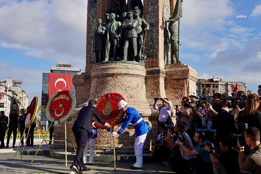 imamoglu-umuyor-ve-diliyorum-ki-sanatta-kulturde-teknolojide-sanayide-kazanacagimiz-yeni-zaferlerle-atalarimiza-layik-bireyler-oluruz