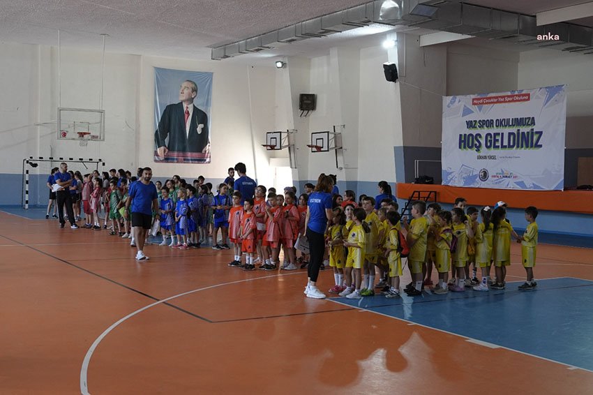 kartal-belediyesi-yaz-spor-okulunun-ikinci-donemi-tamamlandi