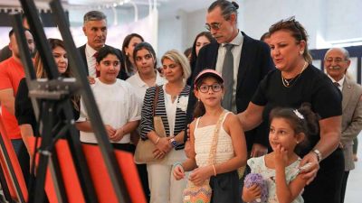 Deprem bölgesinde yaşayan kız çocukları, Mustafa Kemal Atatürk'ün "Hayatta en