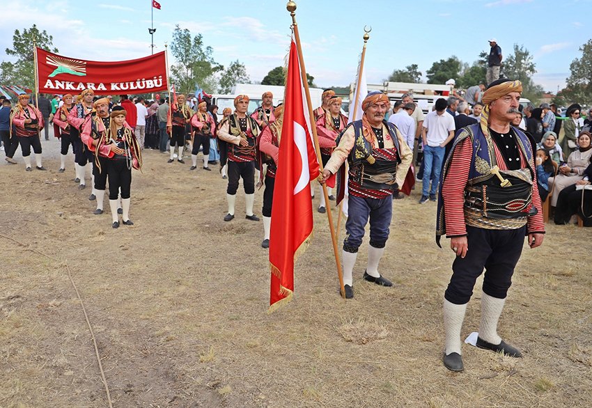 Ankara Kulübü Derneği Seymenlerinin "Nogay Türklerinin Mirası, Sabantoy" şöleninde sergiledikleri