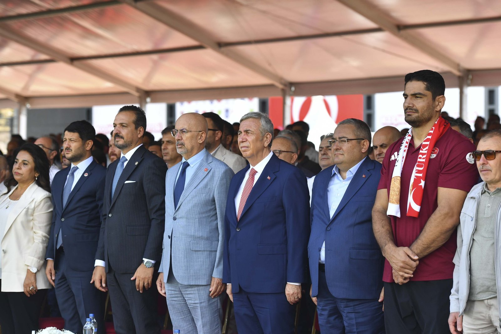 mansur-yavas-1-geleneksel-taha-akgul-karakucak-gureslerinin-acilisina-katildi