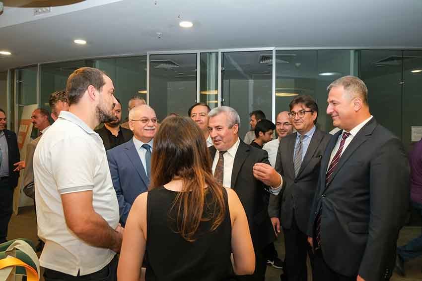 osym-baskani-universiteye-yerlesip-kayit-yaptiran-ogrencilerle-bulustu