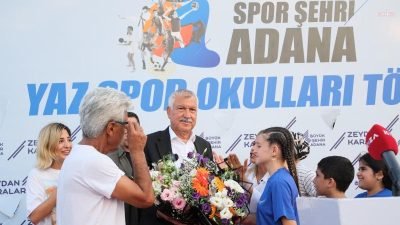 Adana Büyükşehir Belediyesi Seyhan Yaz Okulları'nın açılışına katılan Büyükşehir Belediye