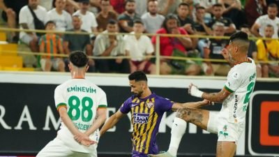 Trendyol Süper Lig'in ilk haftasında Corendon Alanyaspor sahasında  İkas