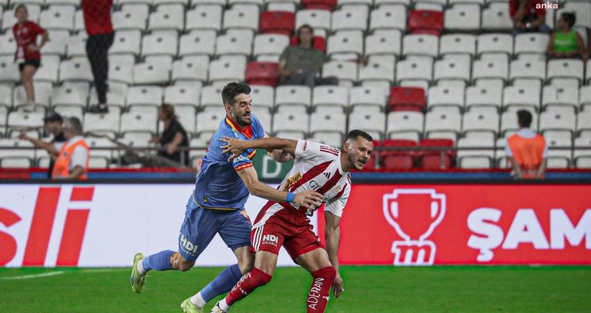 Trendyol Süper Lig 2024-2025 sezonu birinci hafta maçında Antalyaspor ve