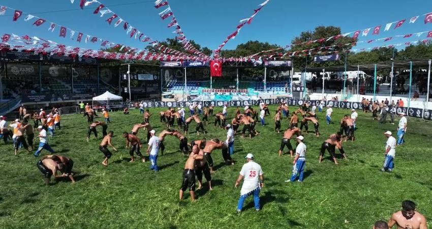 Balıkesir Büyükşehir Belediyesi ile Karesi Belediyesi ev sahipliğinde düzenlenen 64.