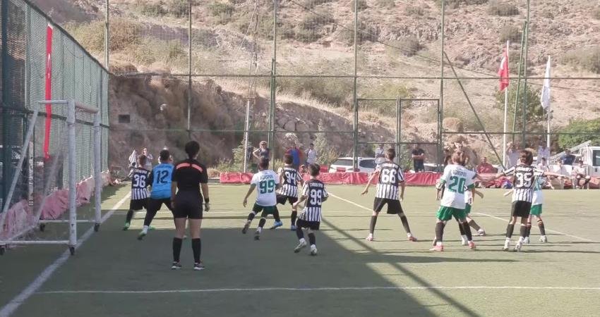 Bayraklı Belediyesi'nin geleneksel hale getirdiği U-12 Cup Futbol Turnuvası, görkemli