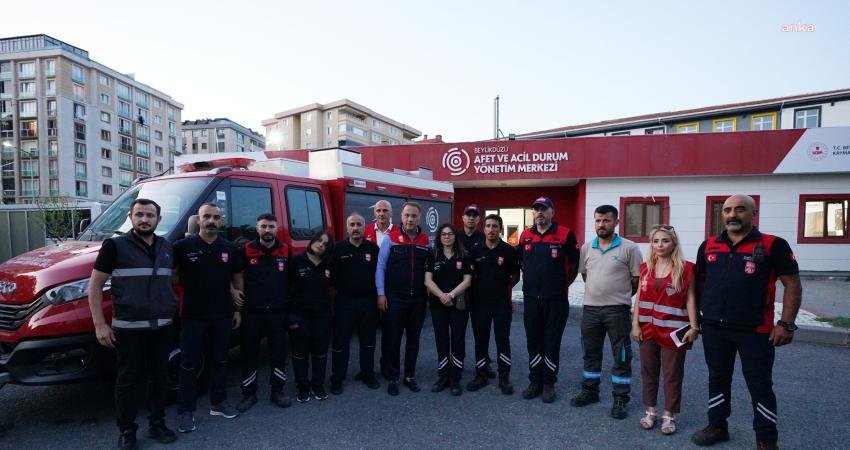 Beylikdüzü Belediyesi “Nefes Arama Kurtarma” ekipleri, İzmir’deki yangına müdahaleye destek