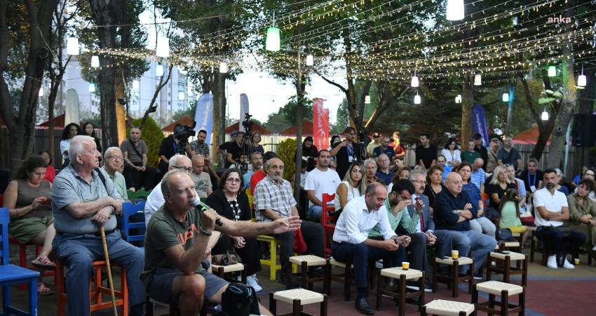Beylikdüzü 11. Barış ve Sevgi Buluşmaları kapsamında düzenlenen Sahaf Söyleşileri,