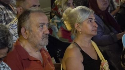 Beyoğlu Belediyesi, Kasımpaşa’da hizmete açtığı Emekli Evi’nin bahçesinde açık hava