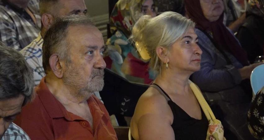 Beyoğlu Belediyesi, Kasımpaşa’da hizmete açtığı Emekli Evi’nin bahçesinde açık hava