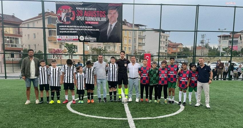 Burdur Belediyesi'nin 30 Ağustos Zafer Bayramı kapsamında düzenlediği spor turnuvaları,