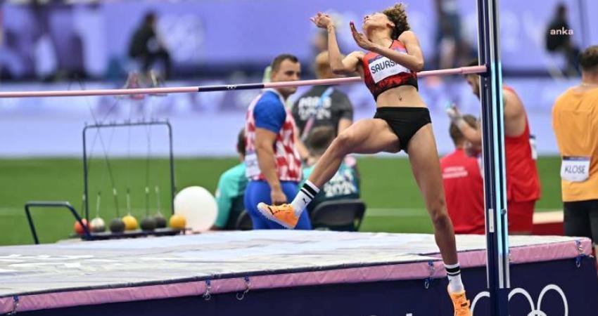 Paris 2024 Olimpiyat Oyunları'nda Buse Savaşkan, kadınlar yüksek atlamada 1.92