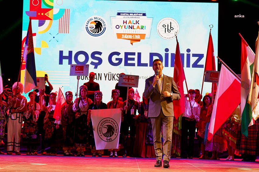 Kartal Belediyesi’nin bu yıl üçüncüsünü düzenlediği “Uluslararası Halk Oyunları Festivali”,