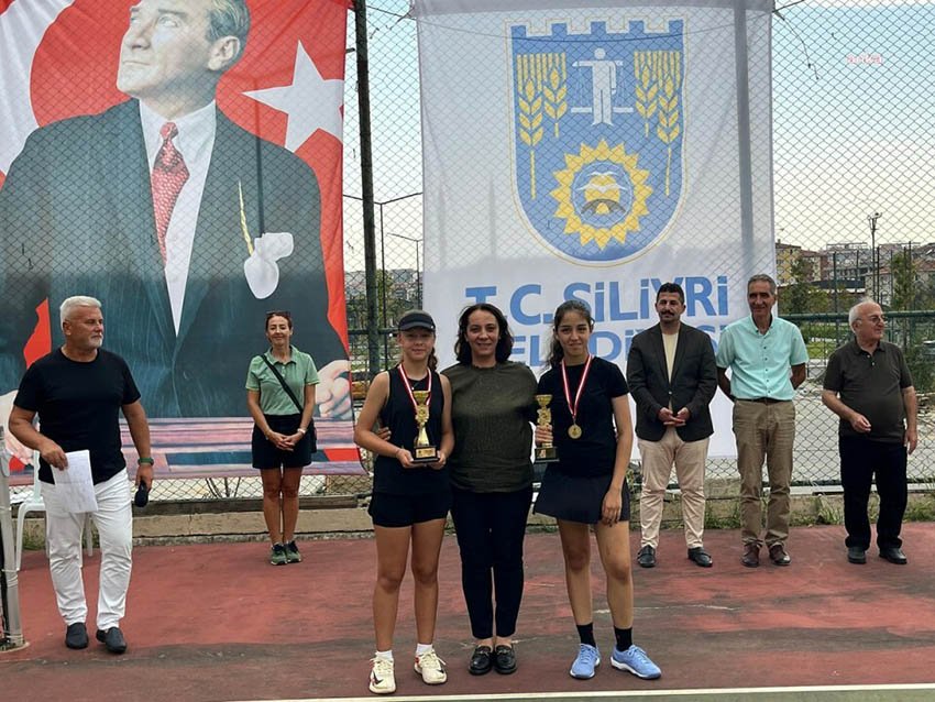 silivri-belediyesi-30-agustos-zafer-kupasi-kapsaminda-tenis-turnuvasi-duzenledi