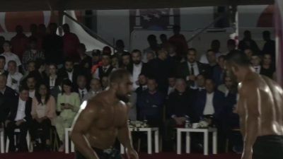 CHP Genel Başkanı Özgür Özel, Bağlum Stadyumu’nda düzenlenen Keçiören Belediyesi