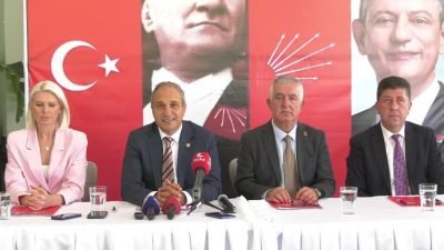CHP'nin eğitim alanındaki sorunlara dikkati çekmek için farklı illerde düzenlediği